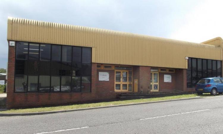 STORAGE AND DISTRIBUTION PROPERTY LET AT GROVE PARK, ALTON